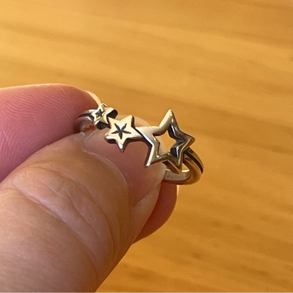 James Avery Twinkling Stars ring sz 7.5
